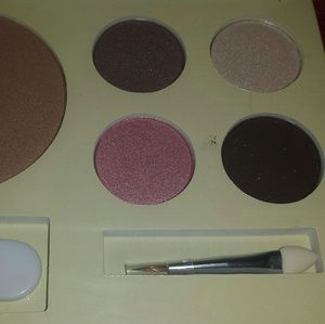 PANTINA Makeup